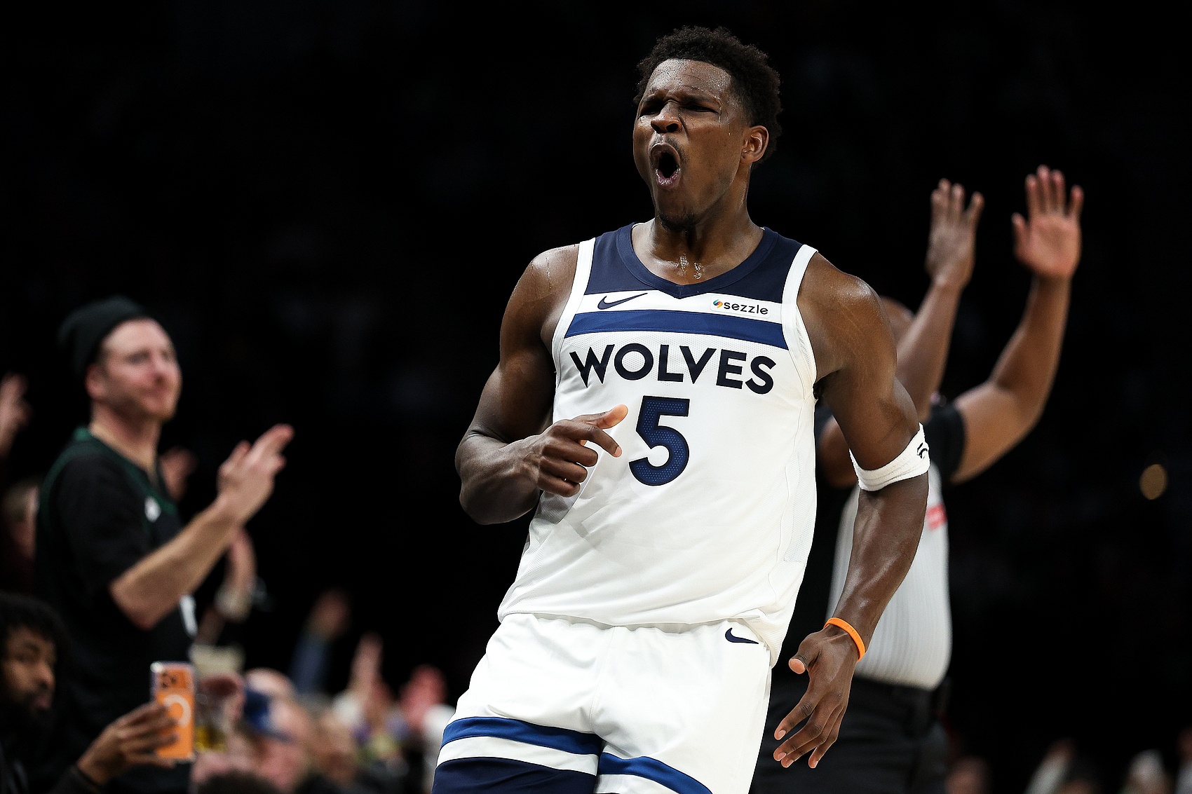 竞技宝电竞领导者-准绝杀！解说：论关键球 爱德华兹绝对是第一档的存在