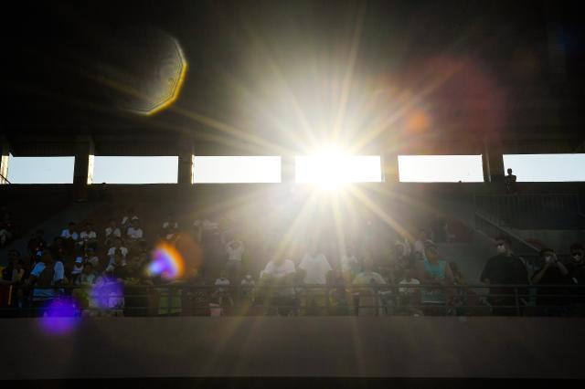 竞技宝-大连河南两场中超开票后一抢而空 防疫要求引争议