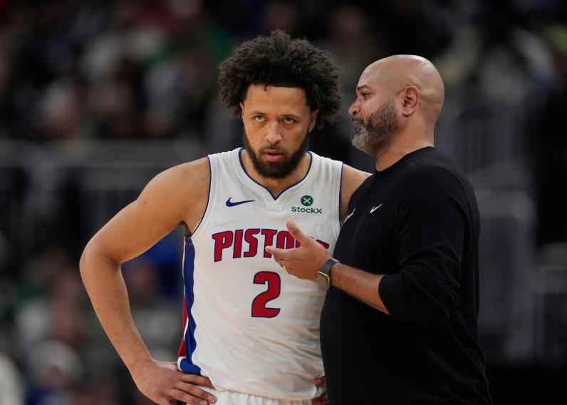 竞技宝中国电竞-坎宁安29+7+11杜伦两双，班凯罗尴尬准三双，活塞逆转魔术夺3连胜